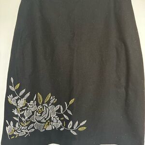 Geoffrey Beene Black Skirt with Floral Embroidery SZ 8